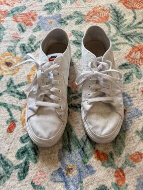 Women’s Nike Court Legacy Sneakers size 8